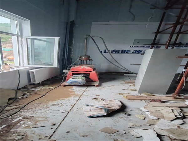 任城地基基础下沉墙体裂缝加固注浆顶升施工